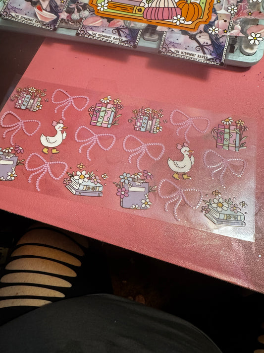 Books goose 🪿 bows