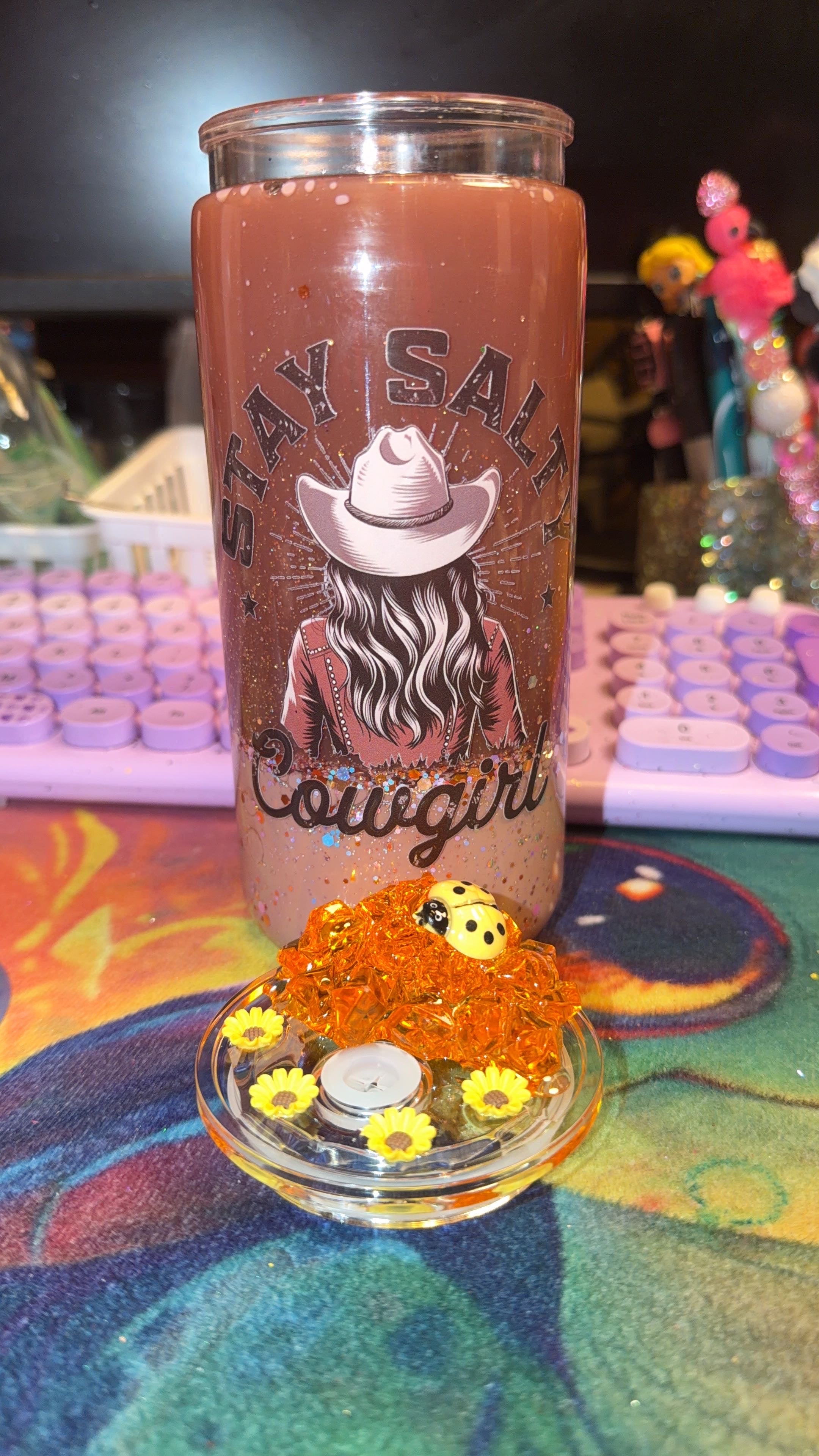 20oz acrylic dual lava coffee brown oil and tan creamy lava with glitter. Decorative lid