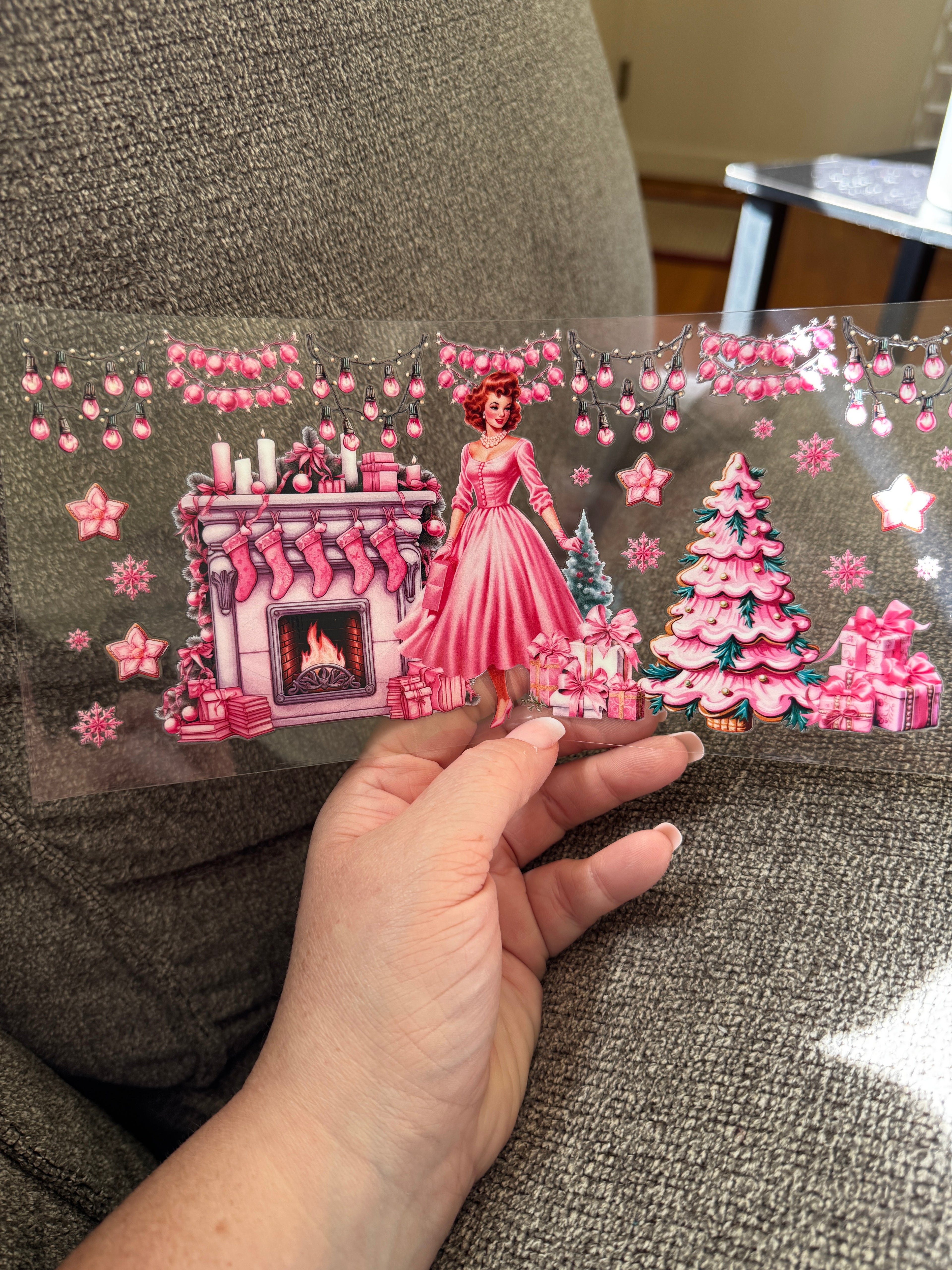 A17   Vintage pink Christmas scene