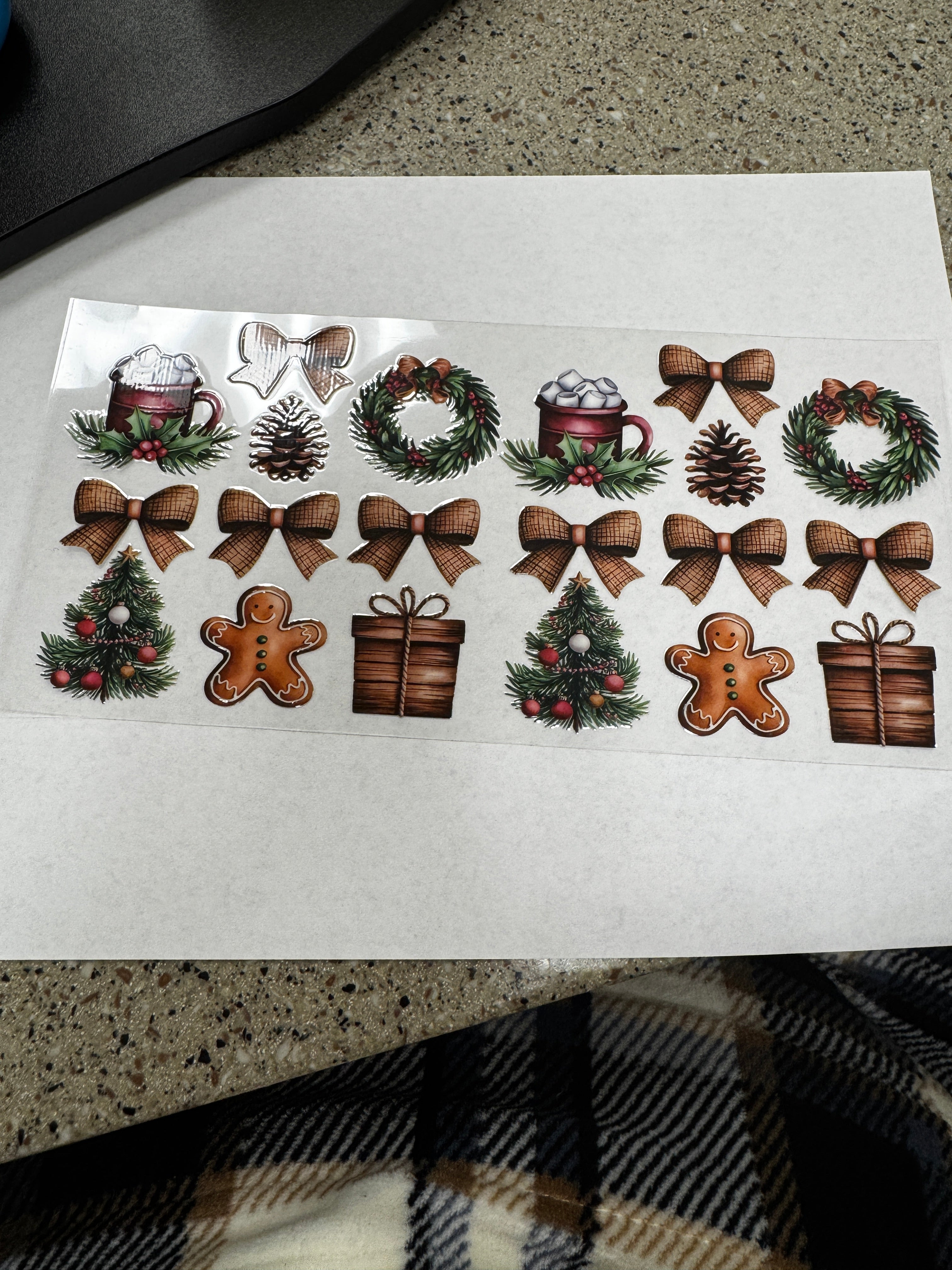 Christmas in gold with wreaths