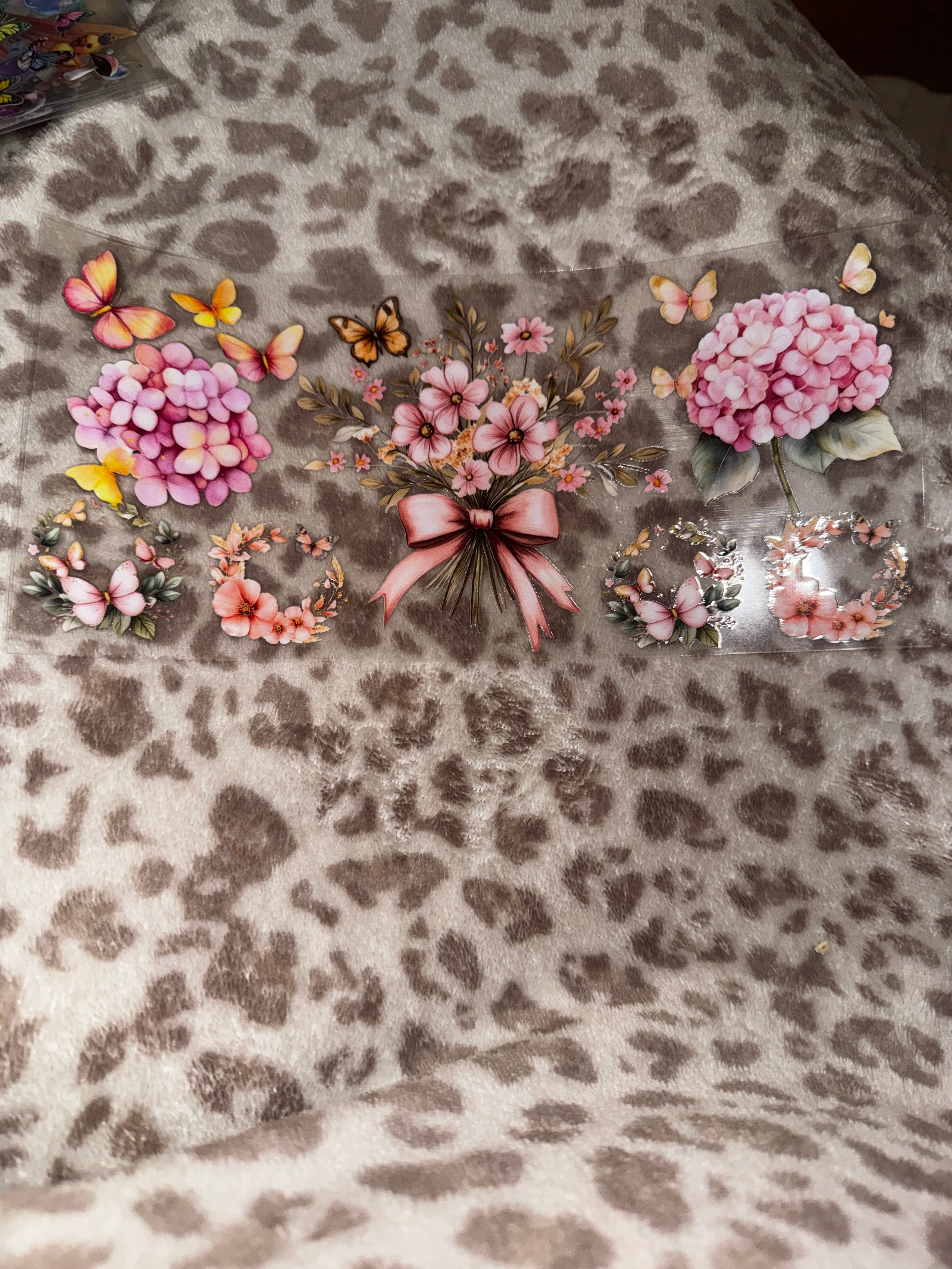 Flowers bows butterflies