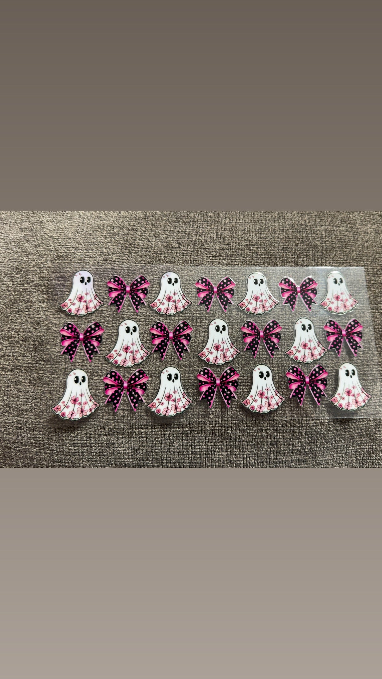 Cute ghost and bows
