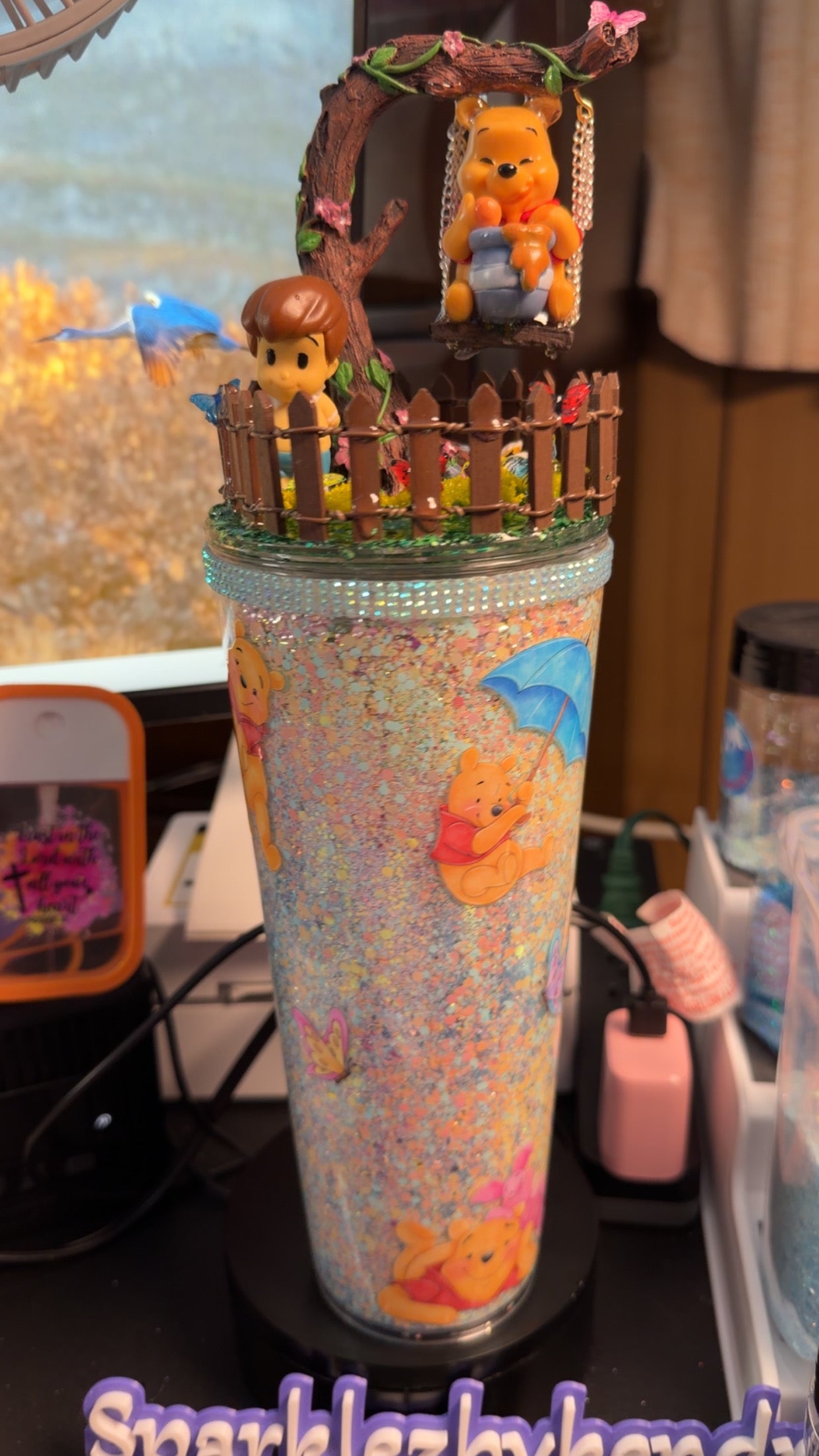 Premade 24oz Acrylic DRY glitter Winnie the Pooh with decorated bojuee lid. *Please note Pooh does not swing, only made to look that way*